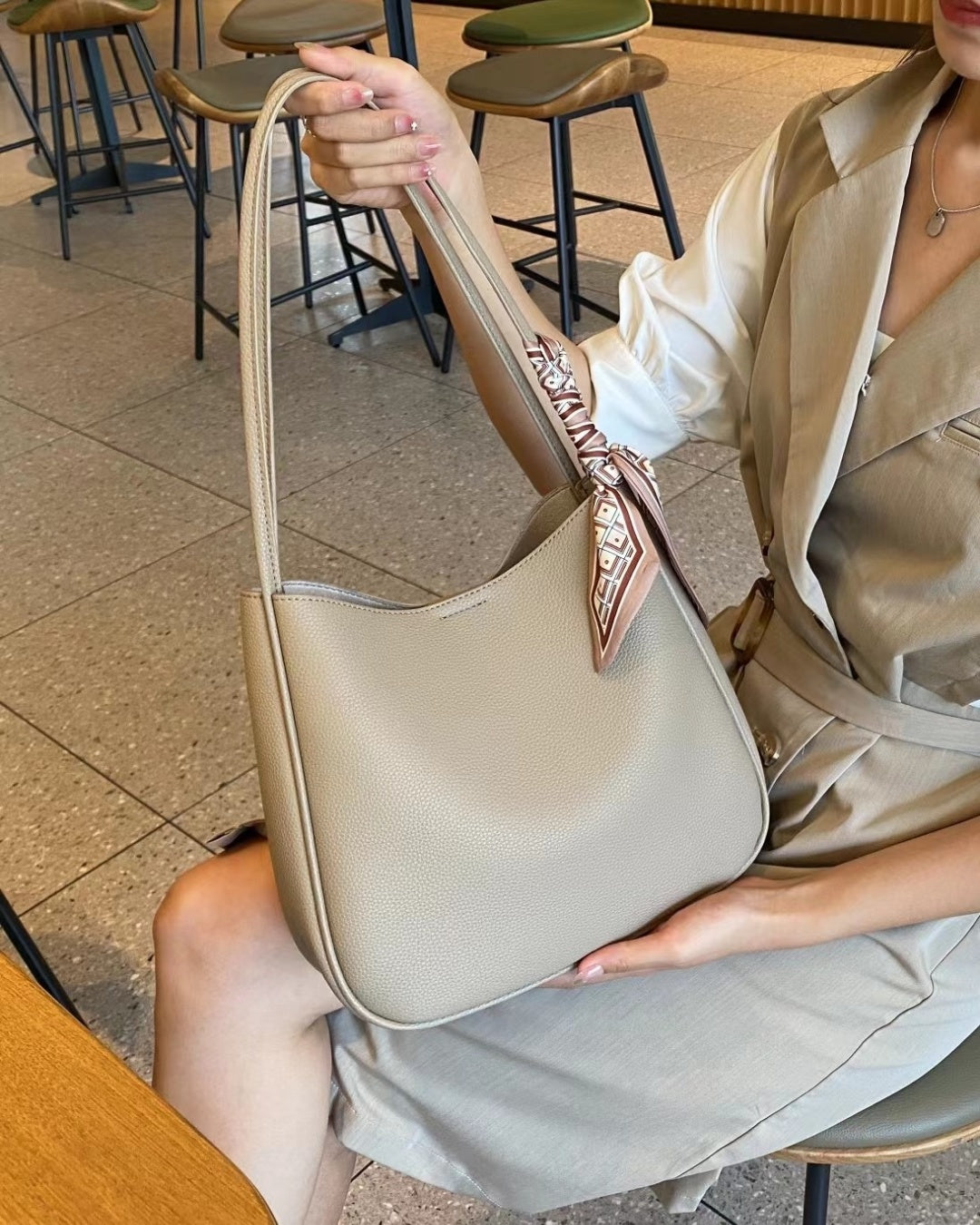 Genuine leather shopper bag