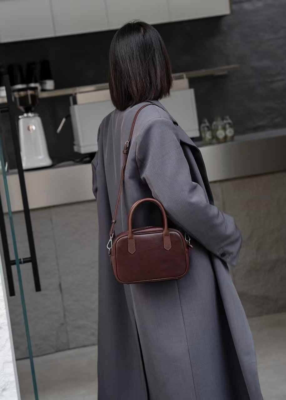 Genuine leather tote bag