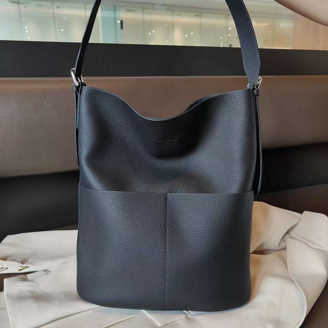 Genuine leather shopper bag