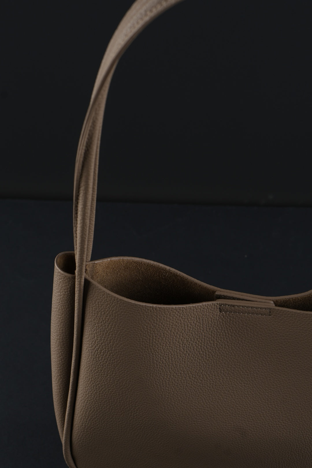 Genuine leather shopper bag