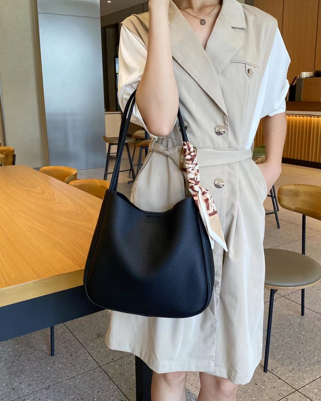 Genuine leather shopper bag