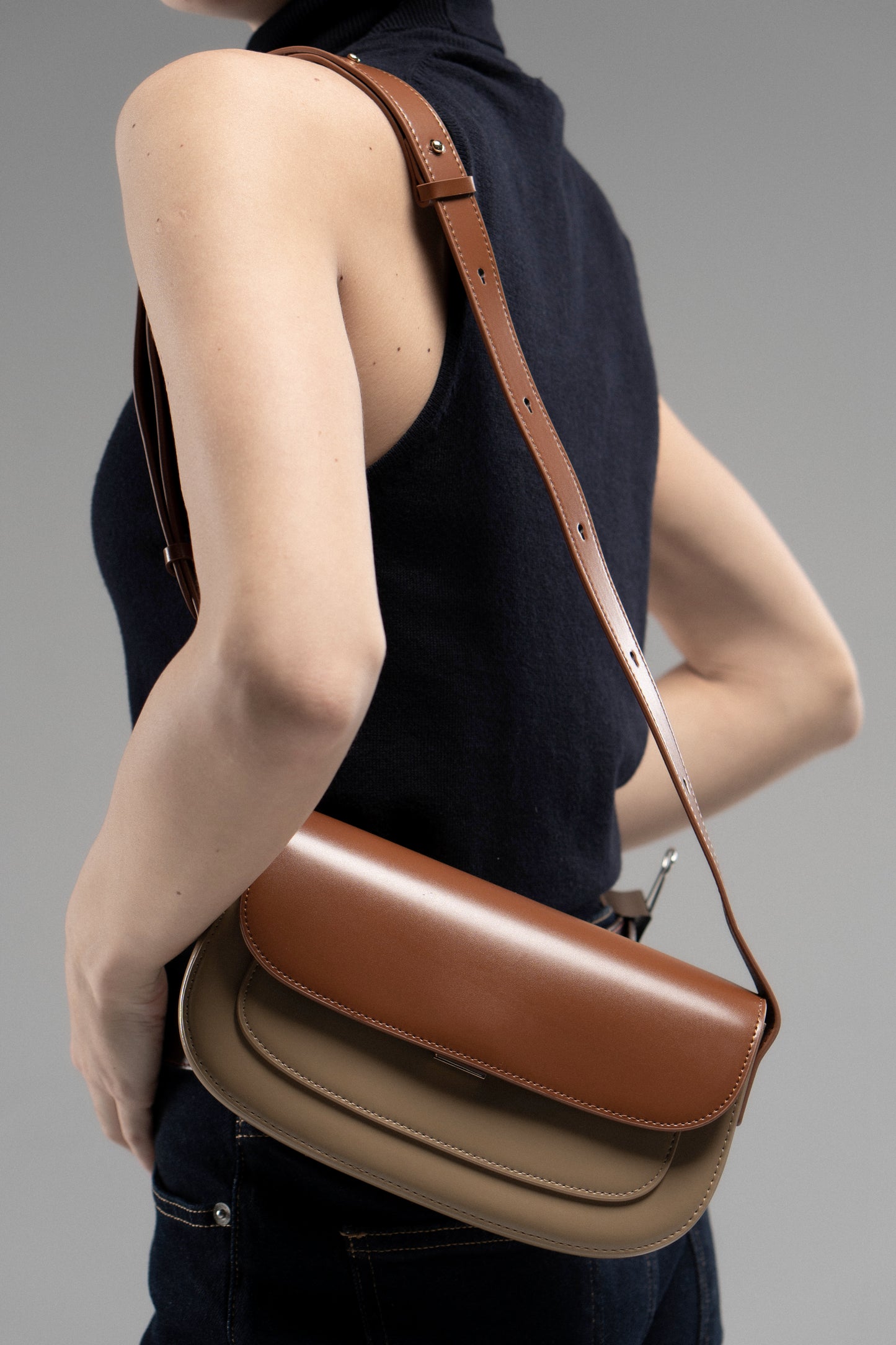 Genuine leather shoulder bag