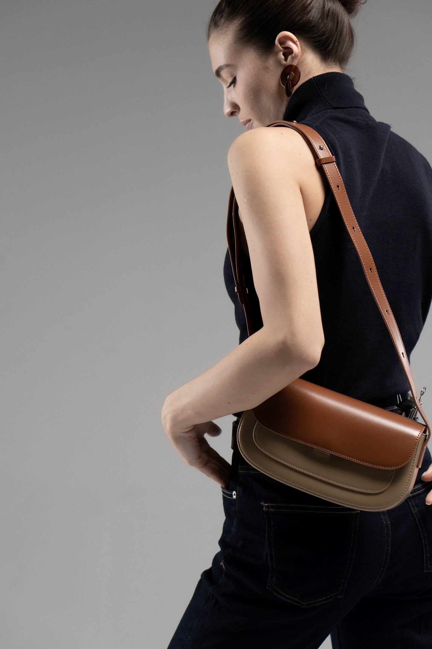 Genuine leather shoulder bag