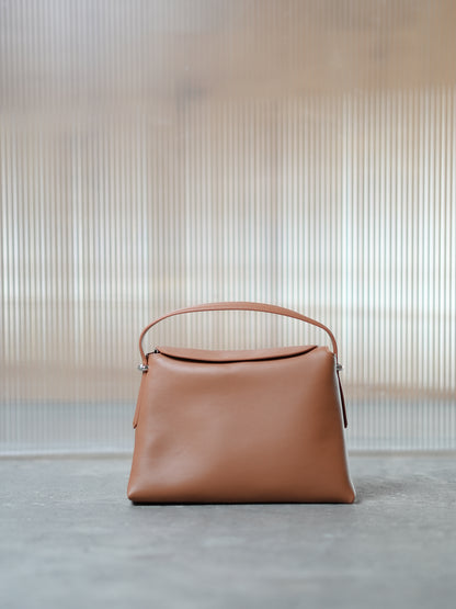 AMARIS genuine leather crossbody bag