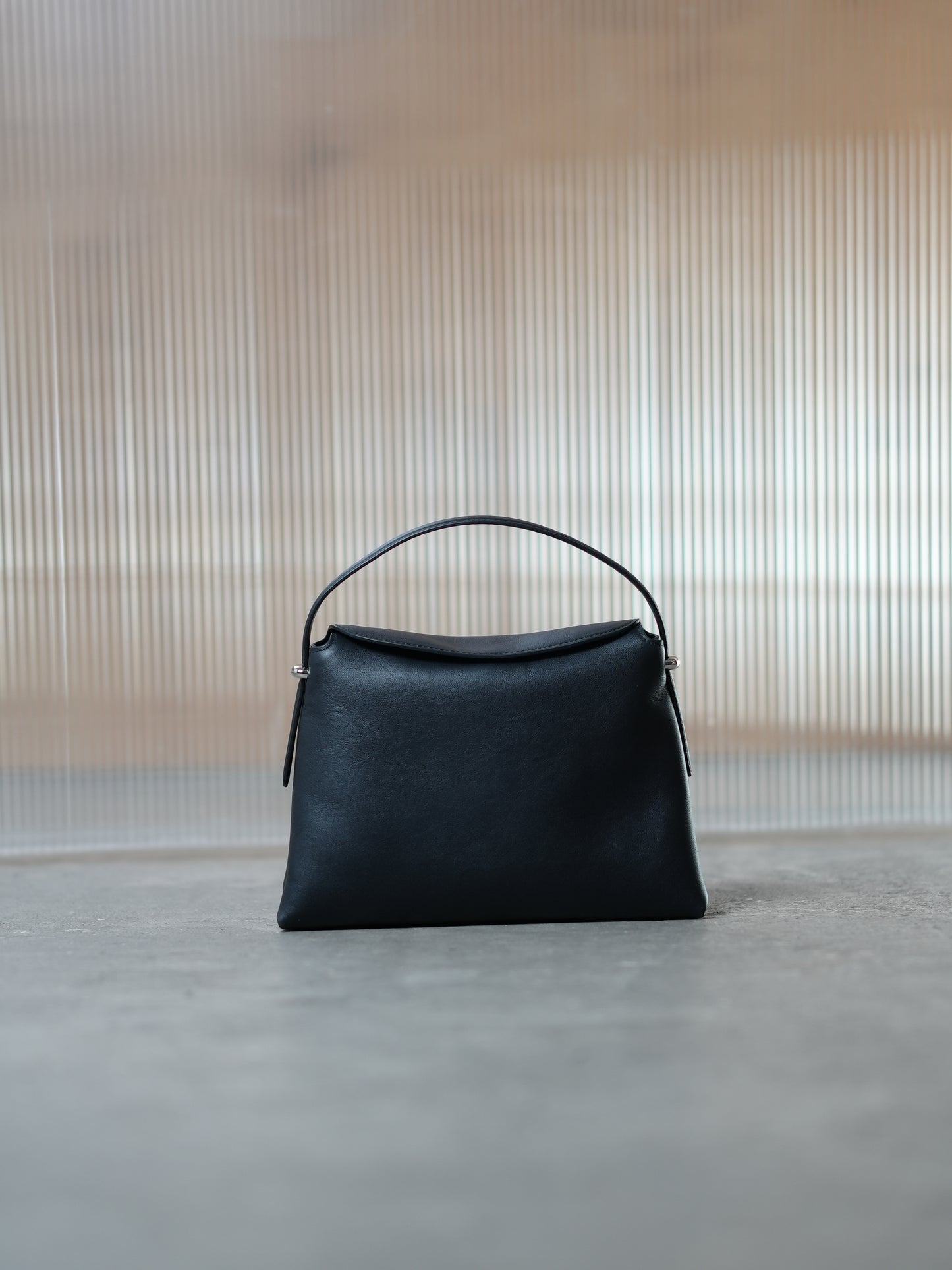 AMARIS genuine leather crossbody bag