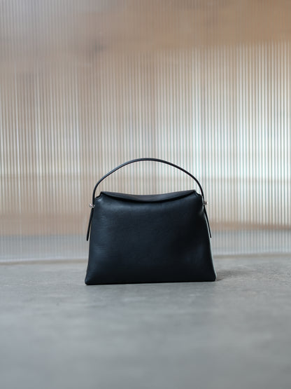 AMARIS genuine leather crossbody bag