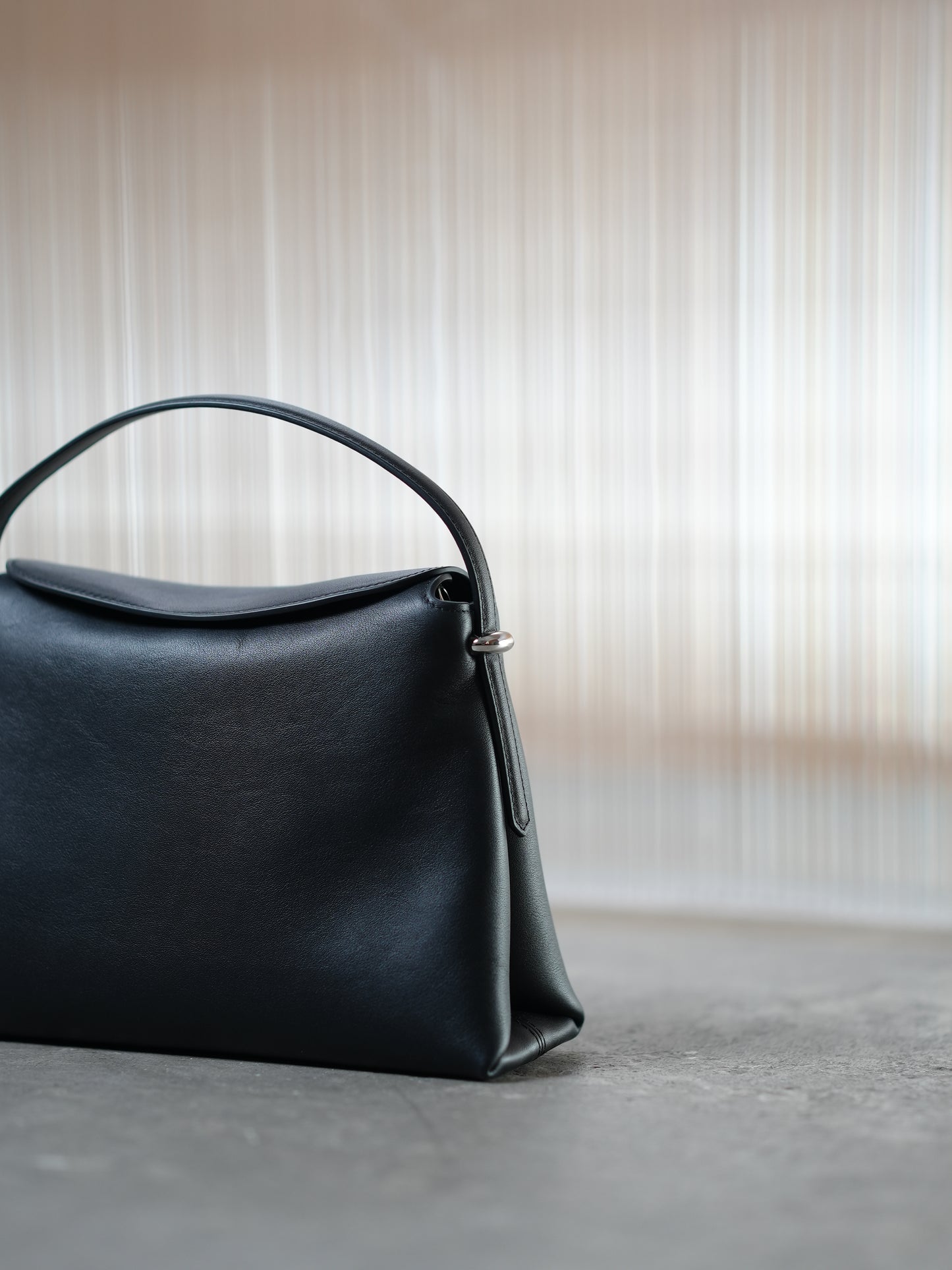 AMARIS genuine leather crossbody bag