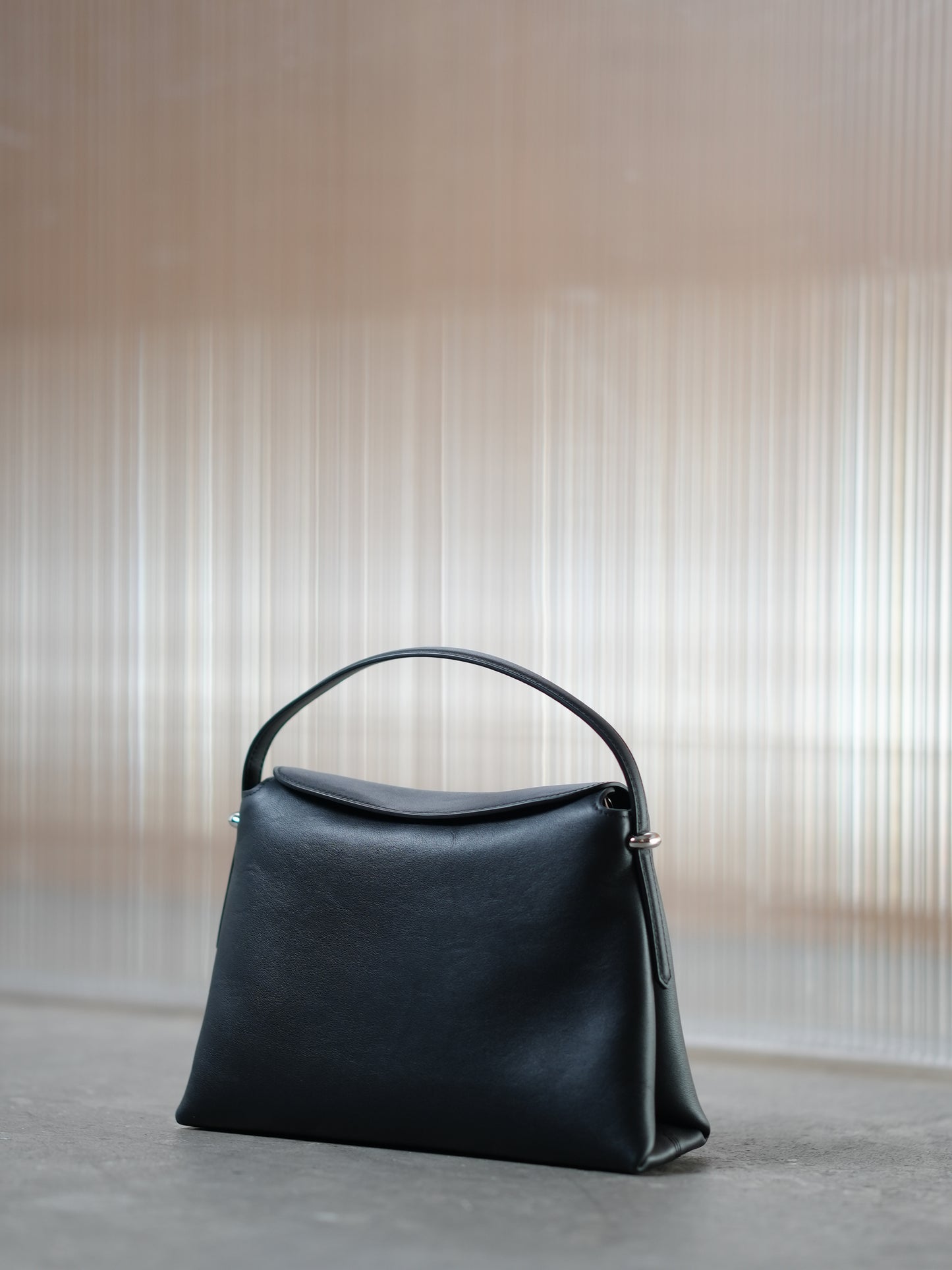 AMARIS genuine leather crossbody bag