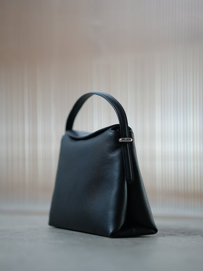 AMARIS genuine leather crossbody bag