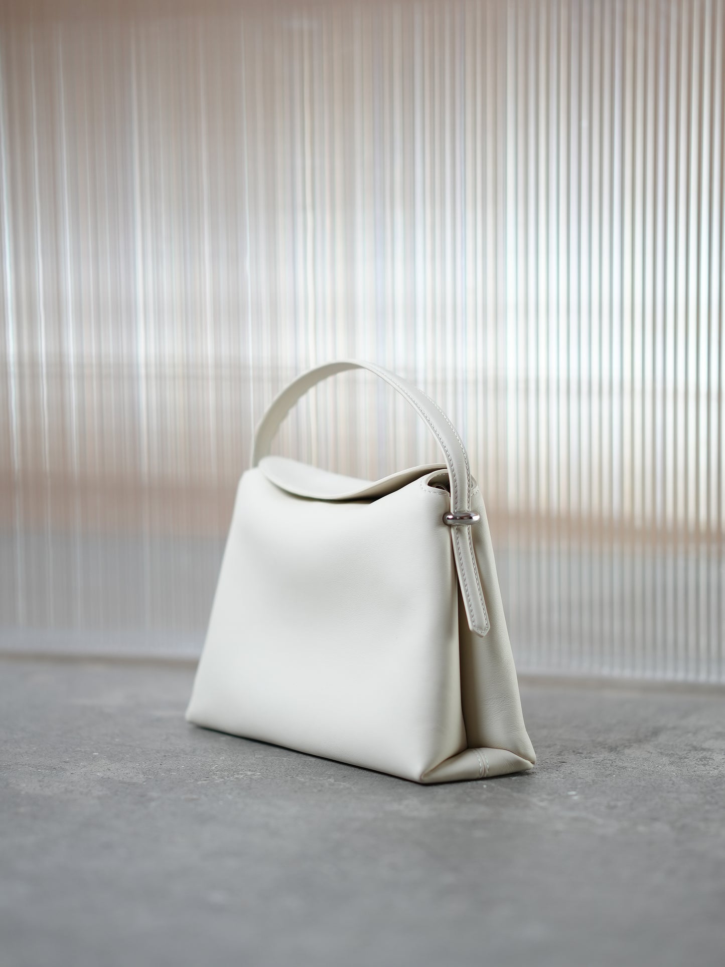 AMARIS genuine leather crossbody bag