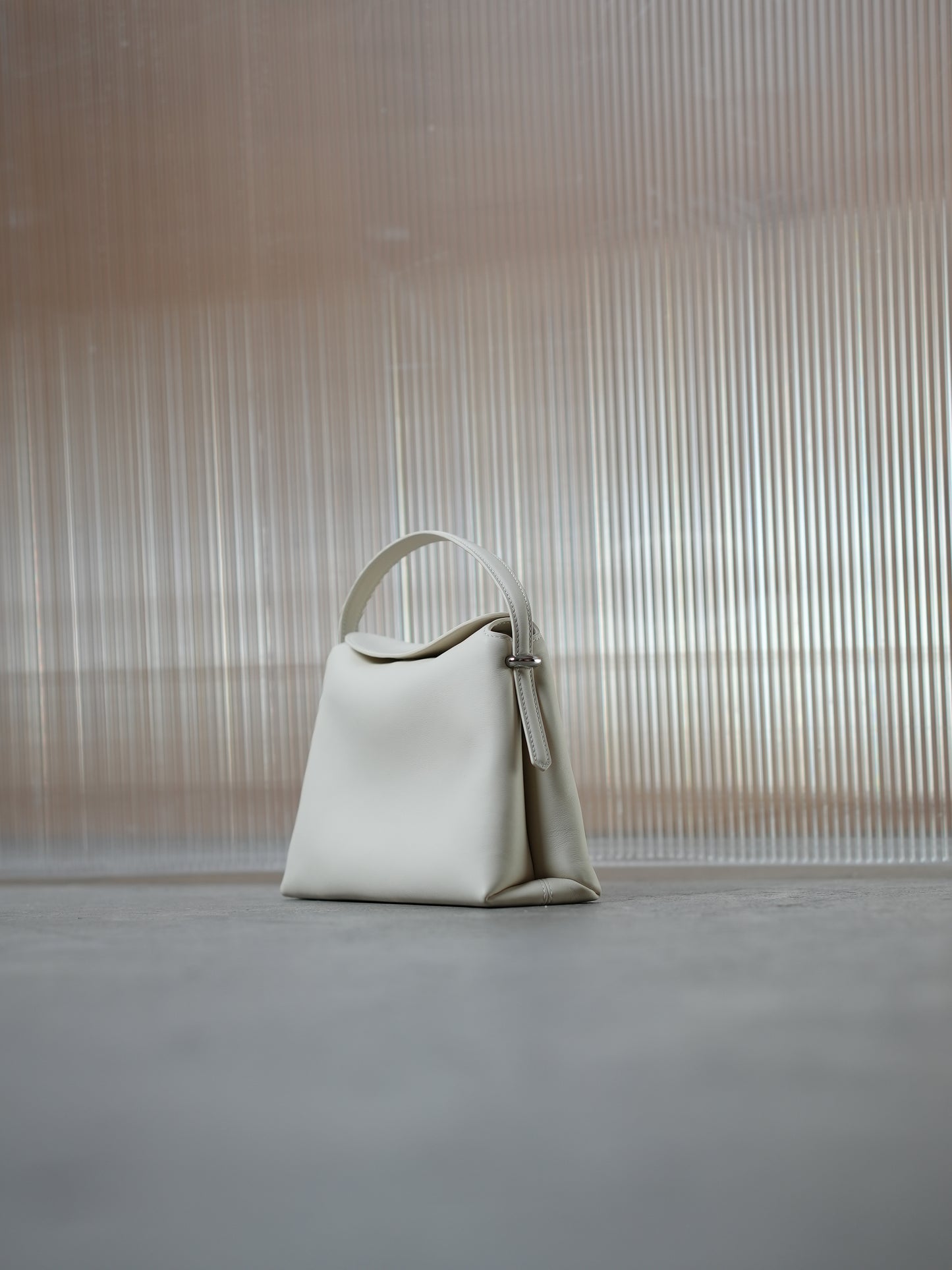 AMARIS genuine leather crossbody bag