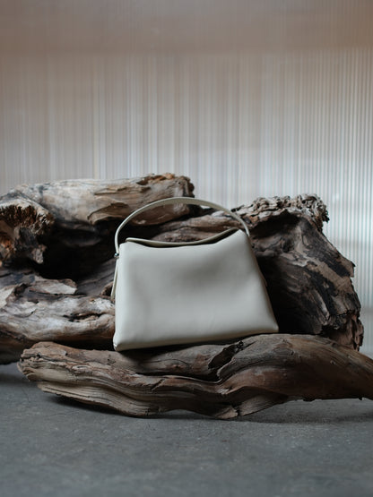 AMARIS genuine leather crossbody bag