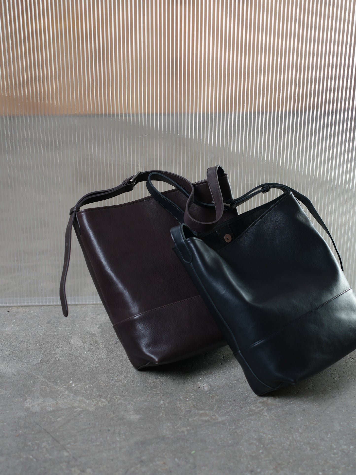 CASSIS genuine leather shopper bag