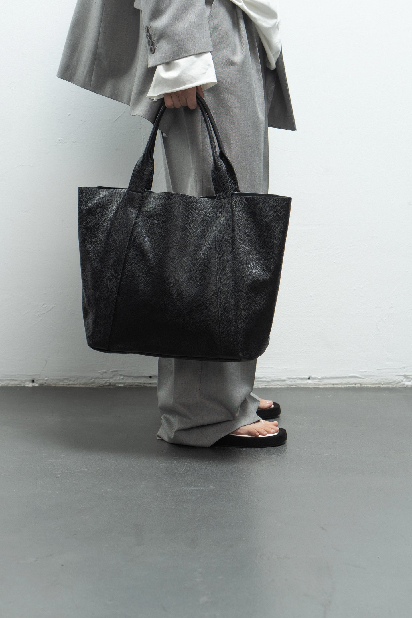 LUIZA shopper bag made of genuine leather