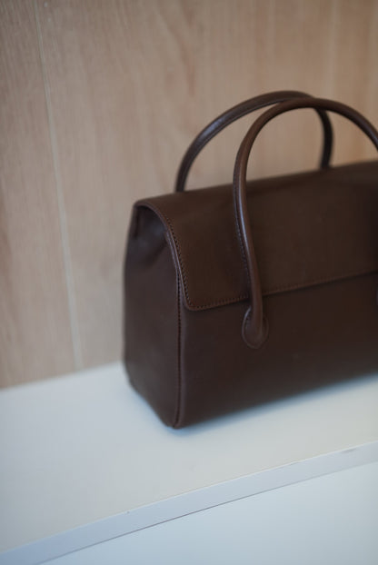 Genuine leather tote bag