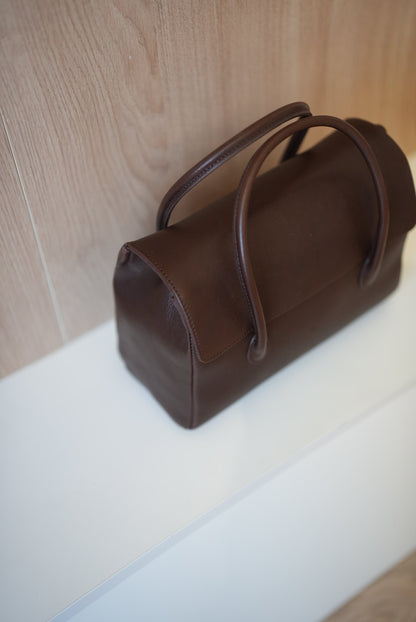 Genuine leather tote bag