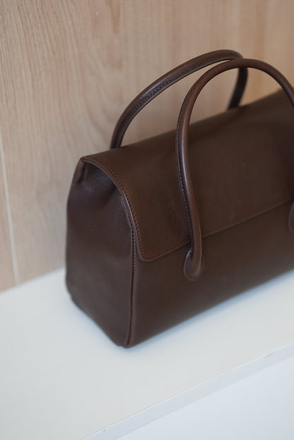 Genuine leather tote bag